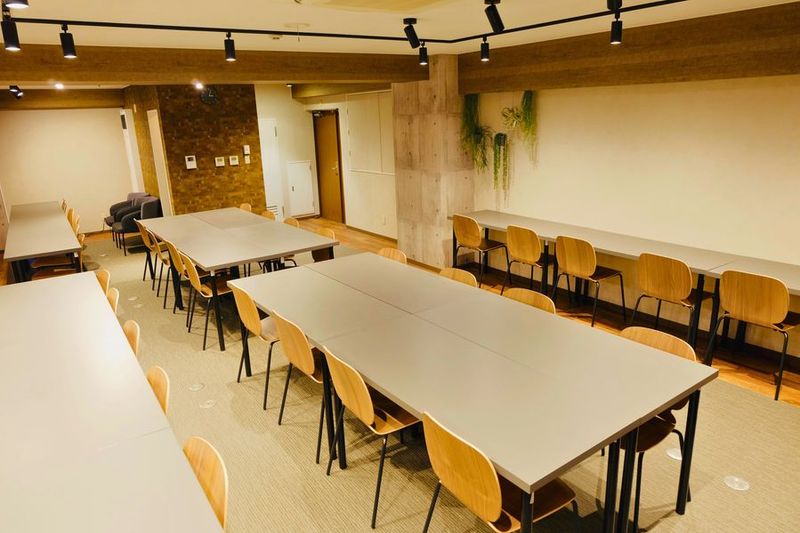 田町｜シバスペ｜SHIBAURA space（38名着席可） - 田町駅徒歩7分のレンタルスペース！オンライン会議やイベントも◎