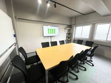 いい会議室永田町 栄ビル３F 8名会議室の室内の写真
