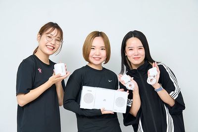 CDラジカセにブルートゥーススピーカー、そしてスマホの充電ケーブルも準備しています！ - レンタルスペース「M's」市川2 市川駅前のレンタルスペース「M's」です。の設備の写真