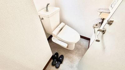 スタジオ内に1室、個室の洋式トイレがございます。 - SOLARI Rental Studio 日本橋 SOLARI レンタルスタジオ 日本橋の設備の写真