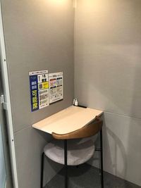 【4/27閉店】コインスペース博多マルイ店 １名用個室ボックスの室内の写真