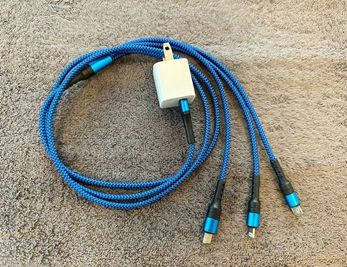 どのタイプも充電できるように3タイプ使える充電器 - minoriba_恵比寿西二丁目店 レンタルサロン　スペース1の設備の写真