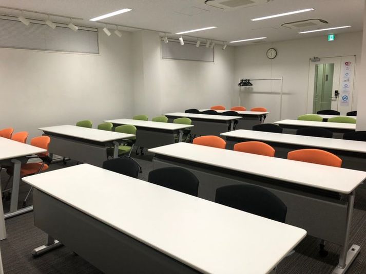 Room2 - 馬車道駅前　加瀬の貸し会議室