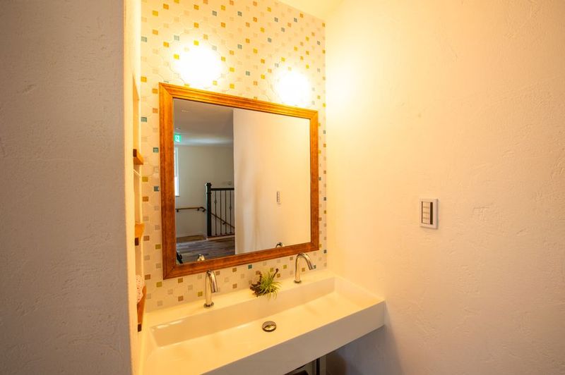 眺め抜群の開放的な２階スペース - イチョウの木・サクラの木