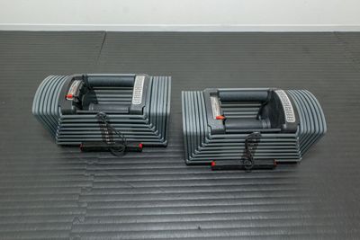 可変式ダンベル - レンタルジムAivic横浜1号店の設備の写真