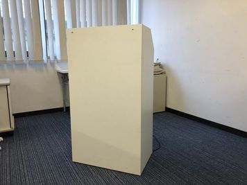 演台（無料備品） - SMG/本町・カーニープレイス ＳＭＧ貸し会議室/カーニープレイス本町ビル４階の室内の写真