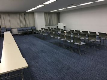 レイアウト（スクール形式） - SMG/本町・カーニープレイス ＳＭＧ貸し会議室/カーニープレイス本町ビル４階の室内の写真