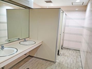 女性用トイレ - SMG/本町・カーニープレイス ＳＭＧ貸し会議室/カーニープレイス本町ビル４階の室内の写真