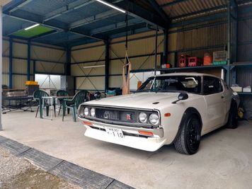 古民家COCONE "Garage & barn BBQ"  岐阜羽島　雨天でも安心のガレージBBQスペースの室内の写真