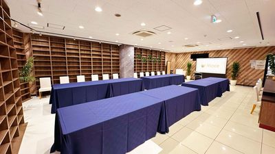 【レイアウト-立食4島形式-※レイアウト変更＆原状復帰はお客様ご自身で行っていただきます。】 - 【閉店】Mace上野 【閉店】パーティー・イベント・撮影プランの室内の写真