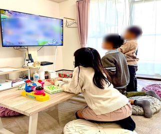 お子様も楽しめる空間になっています🧸 - パーティースペースPLUM 🎀可愛いお部屋での新年会・女子会やパーティーに🎀の室内の写真