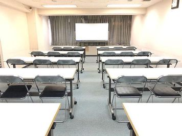 東神奈川駅直結！30名収容の中会議室です。 - 横浜セネックス