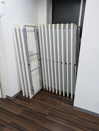 無料備品：長テーブル(1500×450)が15枚 - レンタルスタジオLunaFun（ルナファン） 持ち込み飲食が可能なレンタルスペース！の室内の写真