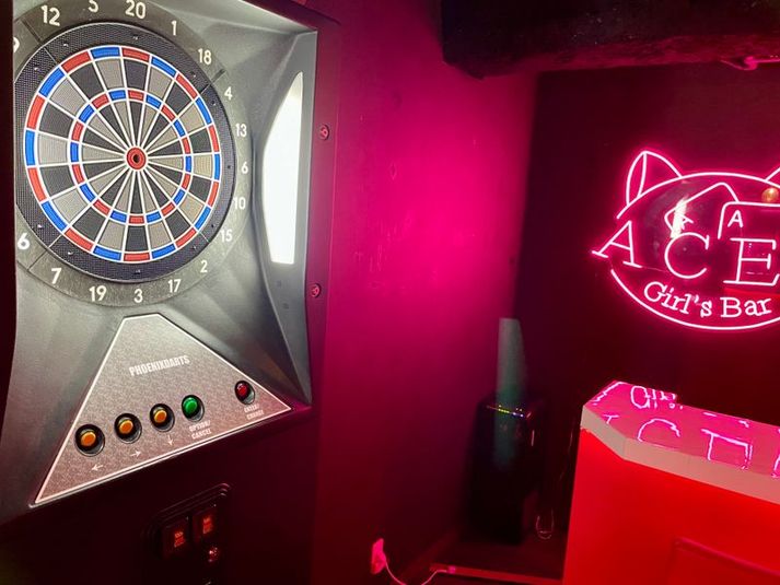 新橋駅から徒歩2分のBarスペースで撮影・一日店長・配信スタジオ - MOMビル