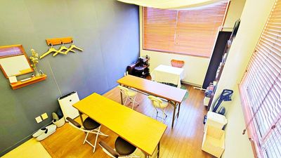 高崎のレンタルサロンcarima 高崎の会議室｜面接,対談,セミナー,カウンセリング,サロンなどにの室内の写真