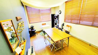 高崎のレンタルサロンcarima 高崎の会議室｜面接,対談,セミナー,カウンセリング,サロンなどにの室内の写真
