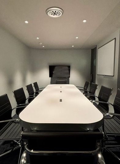 10名会議室C - センター南 by Farrow Group