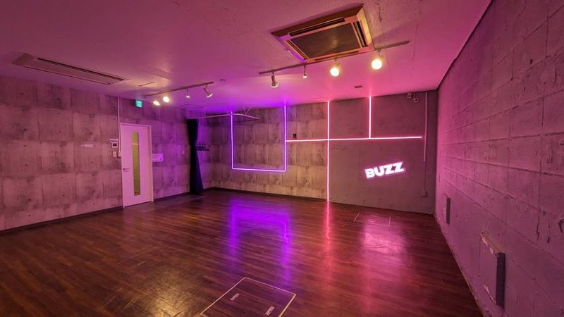 Ast - 心斎橋 レンタルスタジオ　STUDIO BUZZ 