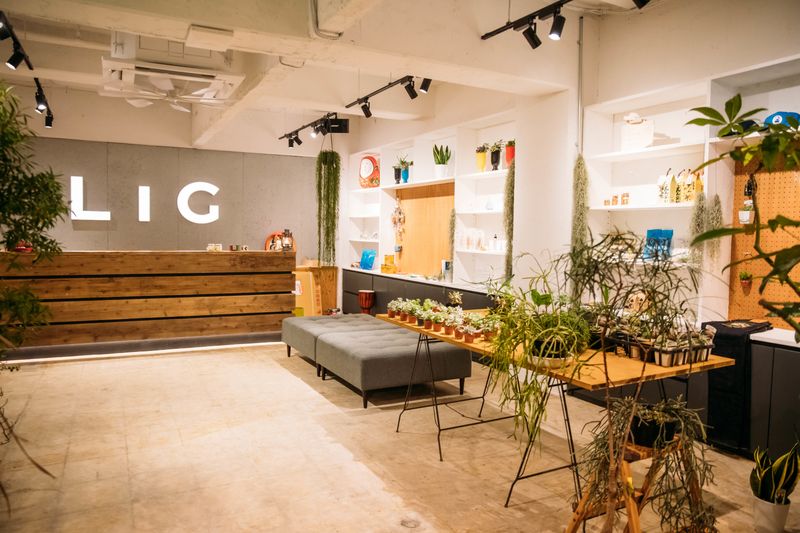 1名〜4名様用会議室【モニター付き】会議室1 - 上野 貸し会議室 いいオフィス