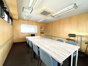 【会議室A】オフサイトミーティングや打ち合わせ、商談等に是非ご利用ください！ - Stay＆Tokyo 会議室Ａ 大塚駅北口徒歩3分    貸し会議室 A 山手線大塚駅の室内の写真