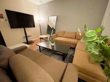 THE POINT エキニア横浜 ルーム『シナモン』※旧4Hの室内の写真