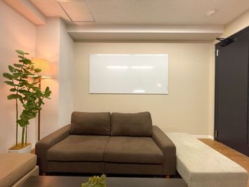 THE POINT エキニア横浜 ルーム『シナモン』※旧4Hの室内の写真