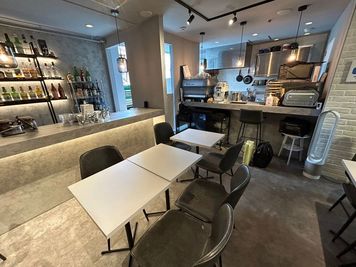 新橋駅近にあるキッチン付きのスペースです✨
料理教室等にも是非ご利用ください🍳 - MYROOM space 新橋003 MYROOM space 新橋003｜キッチン有🍳撮影可📷の室内の写真