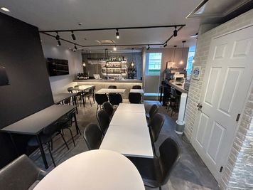 新橋駅近にあるキッチン付きのスペースです✨
料理教室等にも是非ご利用ください🍳 - MYROOM space 新橋003 MYROOM space 新橋003｜キッチン有🍳撮影可📷の室内の写真