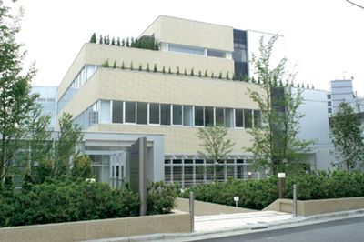 大久保通りとは反対側の入り口。こちら側からも出入り可能 - M SQUARE（エムスクエア） ミーティングルームＣの室内の写真