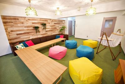 【Jeunesse新大久保 - ジュネス新大久保】 広々使える🤸‍♂️｜床に座れる👶｜✨大人数最大30名[56]の室内の写真