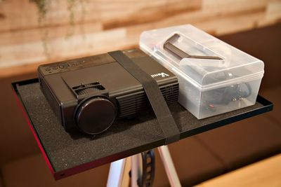 プロジェクターはスマホやPCなどとも接続可能です🎞 - 【Jeunesse新大久保 - ジュネス新大久保】 広々使える🤸‍♂️｜床に座れる👶｜✨大人数最大30名[56]の設備の写真