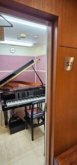 グランドピアノ防音部屋　２番教室 - ミュージックアベニュー稲毛