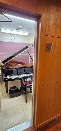 グランドピアノ防音部屋　１番教室 - ミュージックアベニュー稲毛