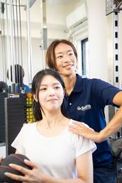 パーソナルトレーナー大人気のレンタルジム！高品質マシン完備 - セルフィット藤沢鵠沼店 完全個室貸切ジム　セルフィット鵠沼店の室内の写真