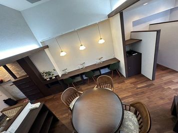 いいオフィス伊東　by work izu 【伊東駅徒歩1分】予約制ブース席※予約前は入室不可の室内の写真