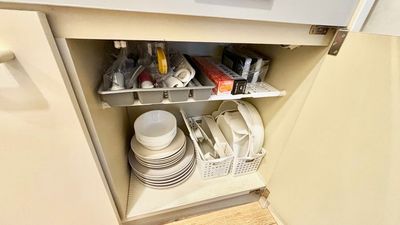 キッチン収納はこちら - グッドワン【おうちスペース】京都市役所駅前店 グッドワン京都満喫ルーム　未成年🆗防犯カメラ🈚️出入り🆓の室内の写真