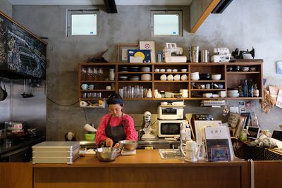 シーナと一平「お菓子工房」の室内の写真