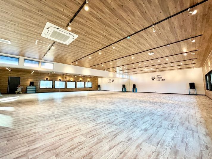 デカスタ - ダンススタジオ　ファンデーション茂原