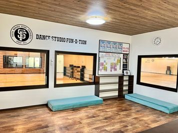 待合室も広々！ - ダンススタジオ　ファンデーション茂原 デカスタの室内の写真