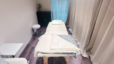 六本木駅から徒歩5分｜エステ / ネイル / 整体 / 各種マッサージ / 鍼灸 / ストレッチ/占い/勉強/お仕事スペースに - 六本木駅から徒歩5分のレンタルサロン＆フォトスタジオ