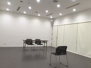 福岡クリエイティブビジネスセンター（FCBC） ダンススペース（01スタジオ）の室内の写真