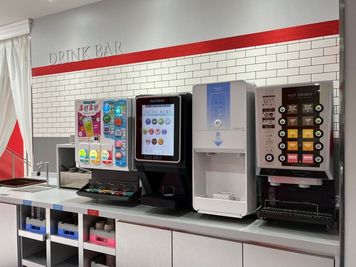 カラオケビッグエコー 錦糸町南口駅前店 《9～10名用》会議・打ち合わせ用ワークルーム【サイズL】の室内の写真