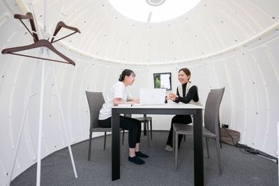 【広々ダイニングテーブルで食事会、作業に最適】【無料高速Wi-Fi】ドームハウス１基貸し切り、完全個室のレンタルスペース - 信州ドームパーク　安曇野