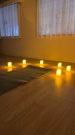 スタジオ内に設置したキャンドルライトを使った空間演出も可能です。 - SOLARI Rental Studio 日本橋 SOLARI レンタルスタジオ 日本橋の室内の写真