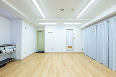 スタジオ内別確度。 - レンタルスタジオ Mirror Box 黄金町の室内の写真