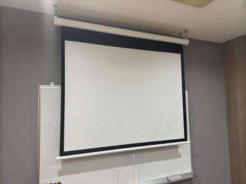 プロジェクタースクリーン無料（縦115cm x 横85cm) - ライフステージ六甲道 ライオンズ六甲道の設備の写真
