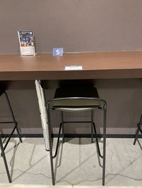 MIRAIYA Bookmark Lounge 　旭川駅前店 カウンター席５の室内の写真