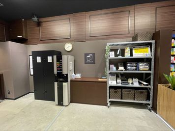 MIRAIYA Bookmark Lounge 　旭川駅前店 テーブル席１２の室内の写真