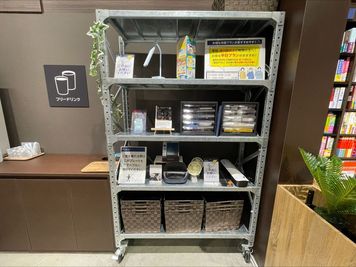 MIRAIYA Bookmark Lounge 　旭川駅前店 テーブル席１２の室内の写真