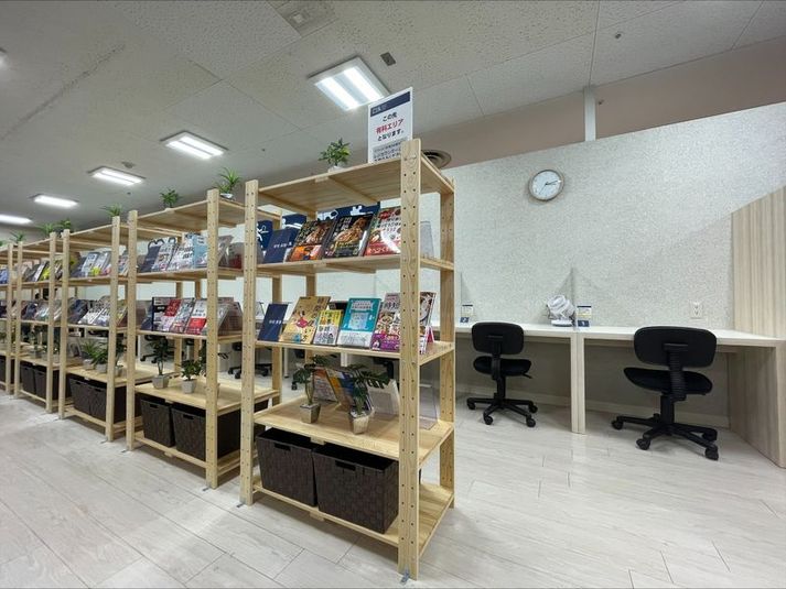 しきりのある席5 - MIRAIYA Bookmark Lounge 古川橋駅前店